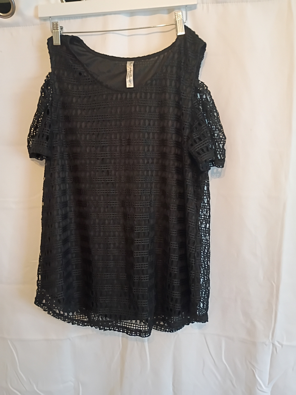 PerSeption Concept Black Lace With Lining Cold-Shoulder Blouse Size XL.